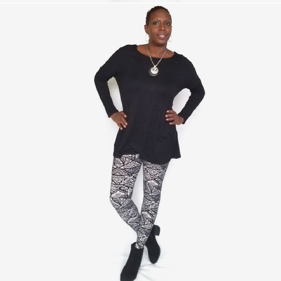 Super Comfy Black&White Tribal Print Leggings - Picture 2 of 5